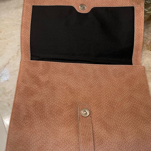 BCBG Generation pink ostrich print clutch purse NWT - Picture 6 of 12